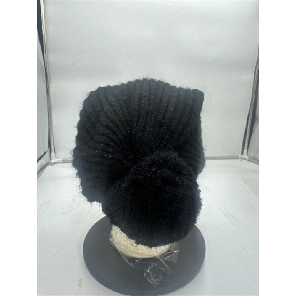 Victoria's Secret Winter Angel Pom Pom Beanie Hat w/ Bling Black -New in Package